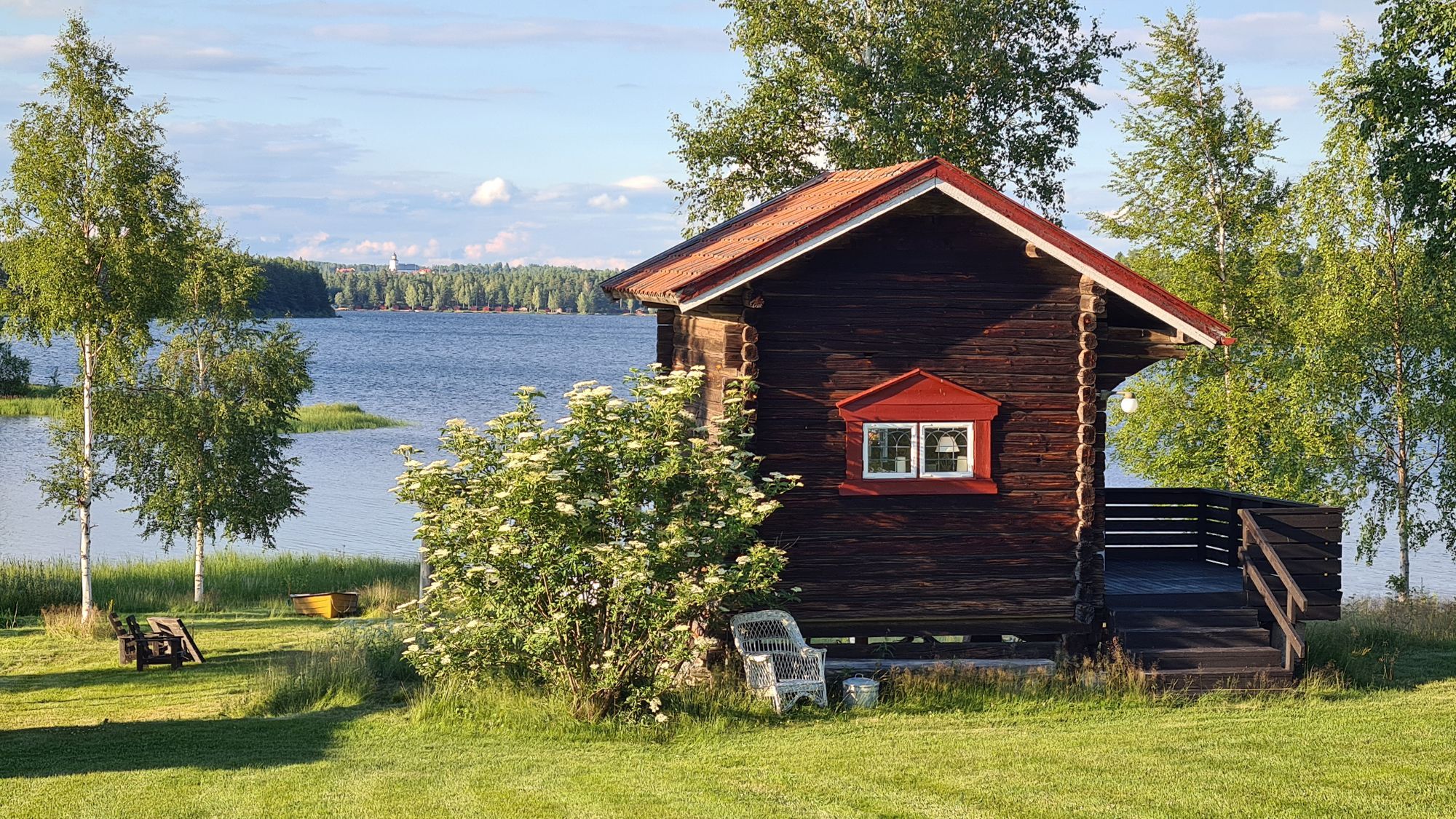 Charmig stuga vid vattnet i Gesunda – bild 5 av 24