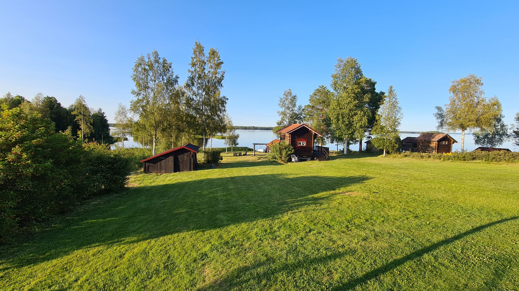 Charmig stuga vid vattnet i Gesunda – bild 8 av 24
