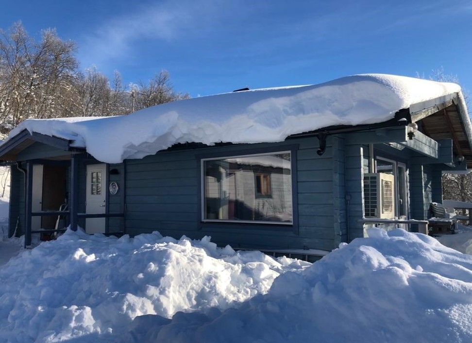 Fin stuga för 10 pers med bastu intill backarna!