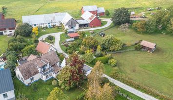 lyxig stuga i Kräklingbo på Channel 1 gård