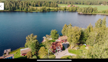Sekelskifteshus på strandtomt med egen brygga