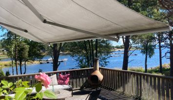 Modernt fritidshus kvarnsand/Grisslehamn strand o