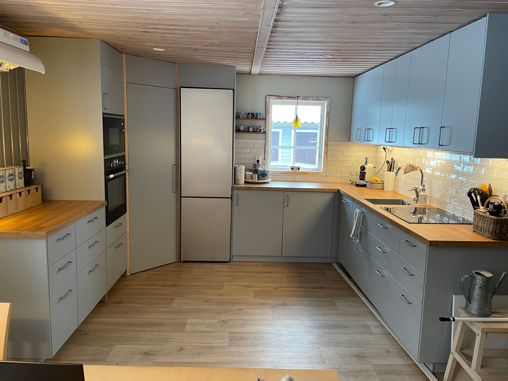 Välutrustad stuga vid Ljusnans strand – bild 4 av 8