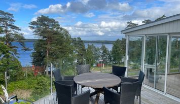 Nyare hus vid Vallsjöbaden