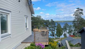 Nyare hus vid Vallsjöbaden