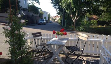 Charmig 1-rumslägenhet nära havet i Lysekil