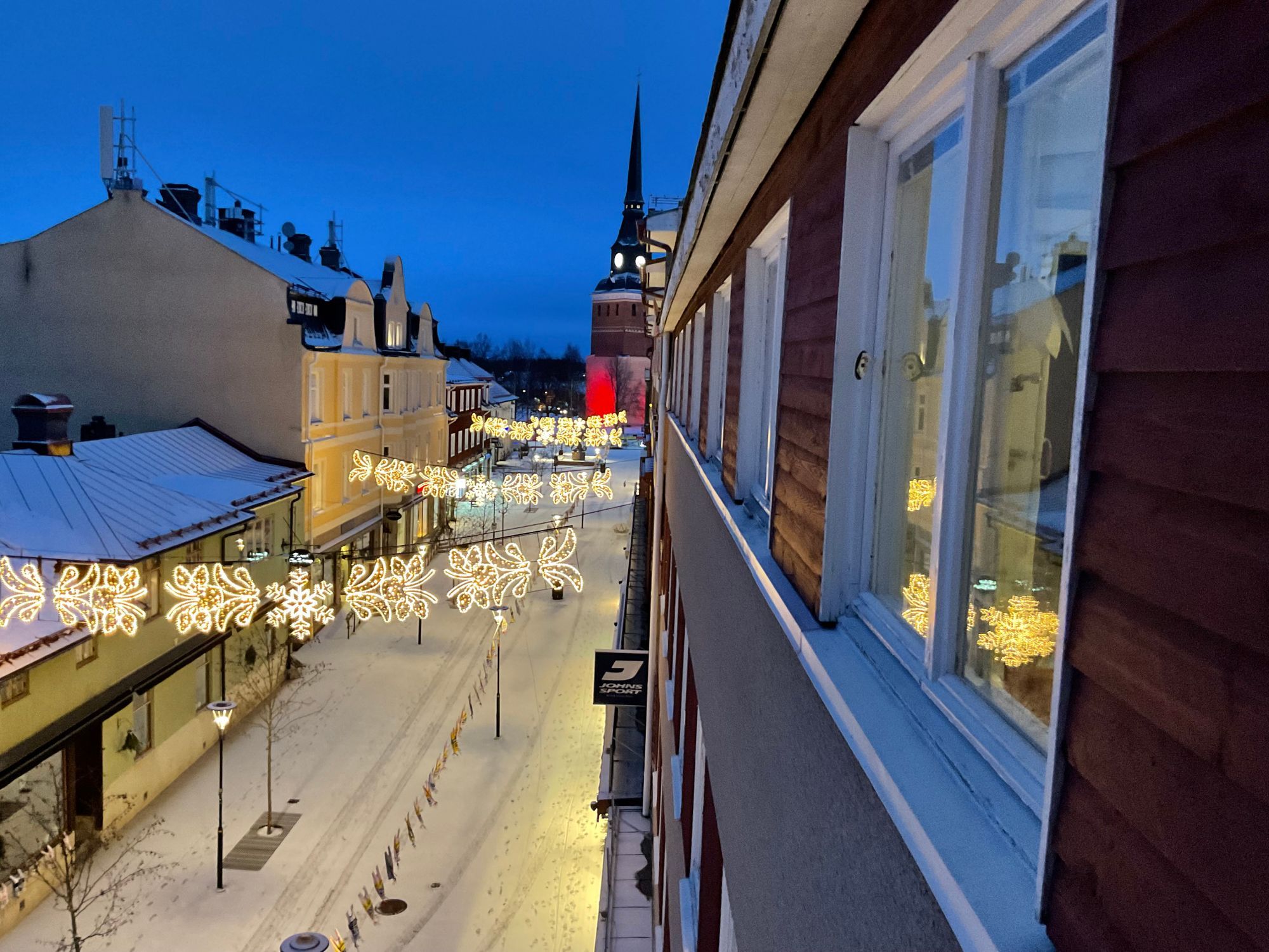 CENTRALT VASALOPPSBOENDE LITEN LÄGENHET