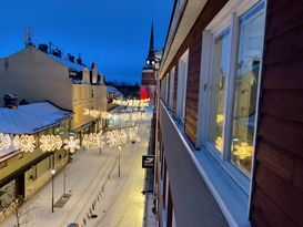 CENTRALT VASALOPPSBOENDE LITEN LÄGENHET