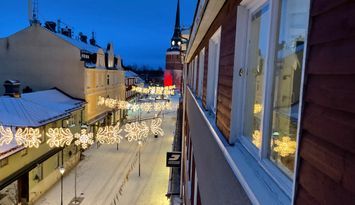 CENTRALT VASALOPPSBOENDE LITEN LÄGENHET