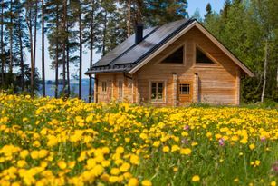 Timmerhuset vid sjön - Komfort mitt i naturen!