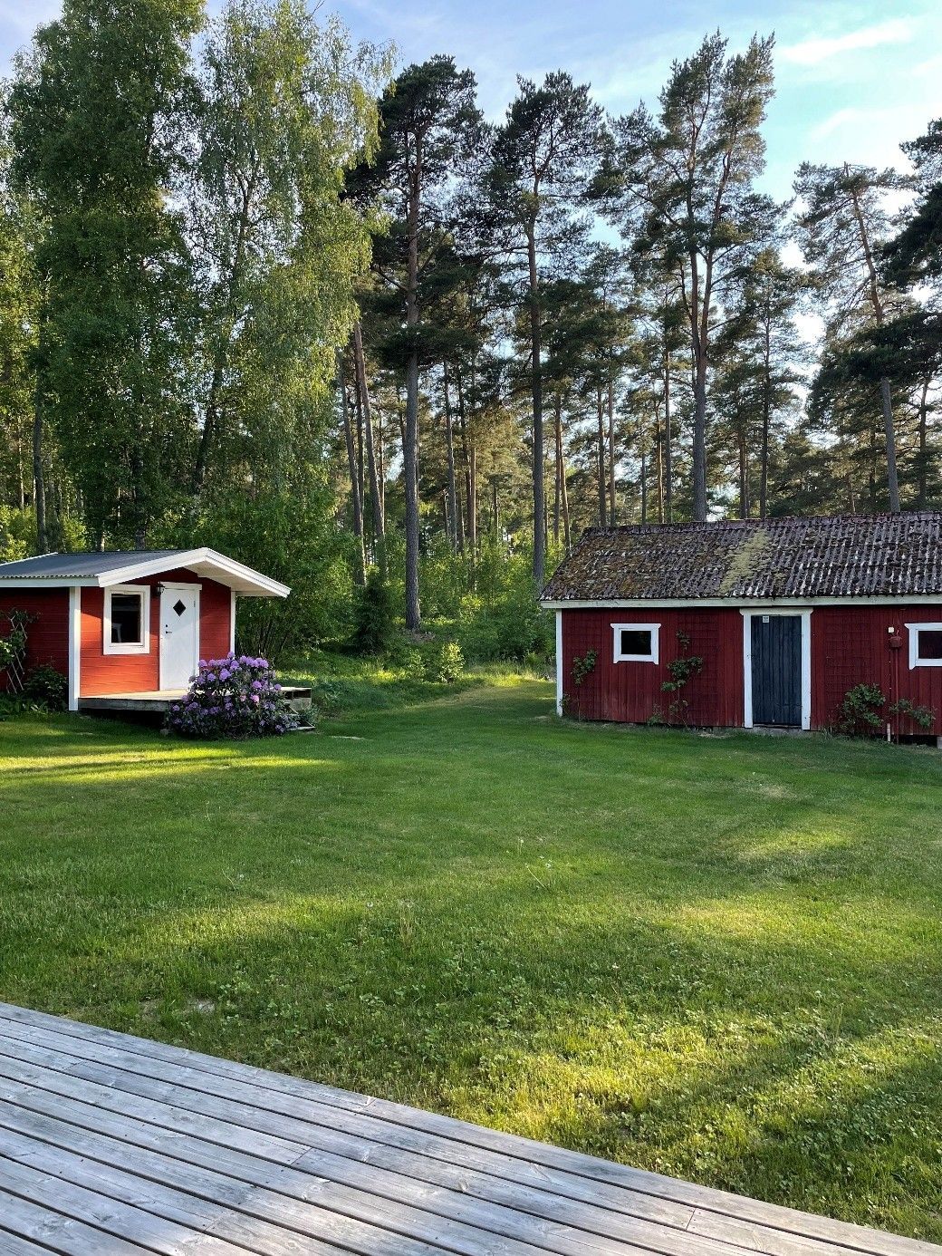 Adelsö idyll vid Mälaren med bastu och stor tomt – bild 3 av 24