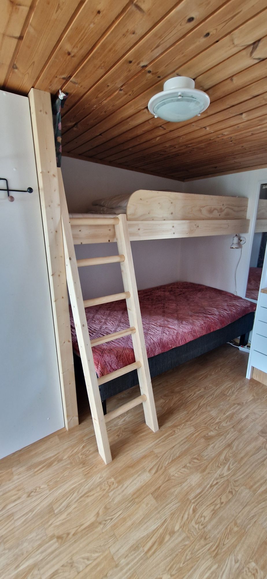 Strandnära badstuga på Skrea strand i Falkenberg – bild 12 av 24
