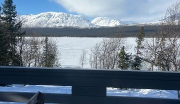 Drömstuga i Marsliden -sjöutsikt, bastu, och kamin