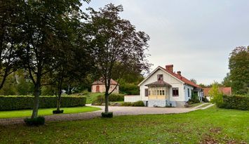 Vacker villa i skånsk slottsmiljö