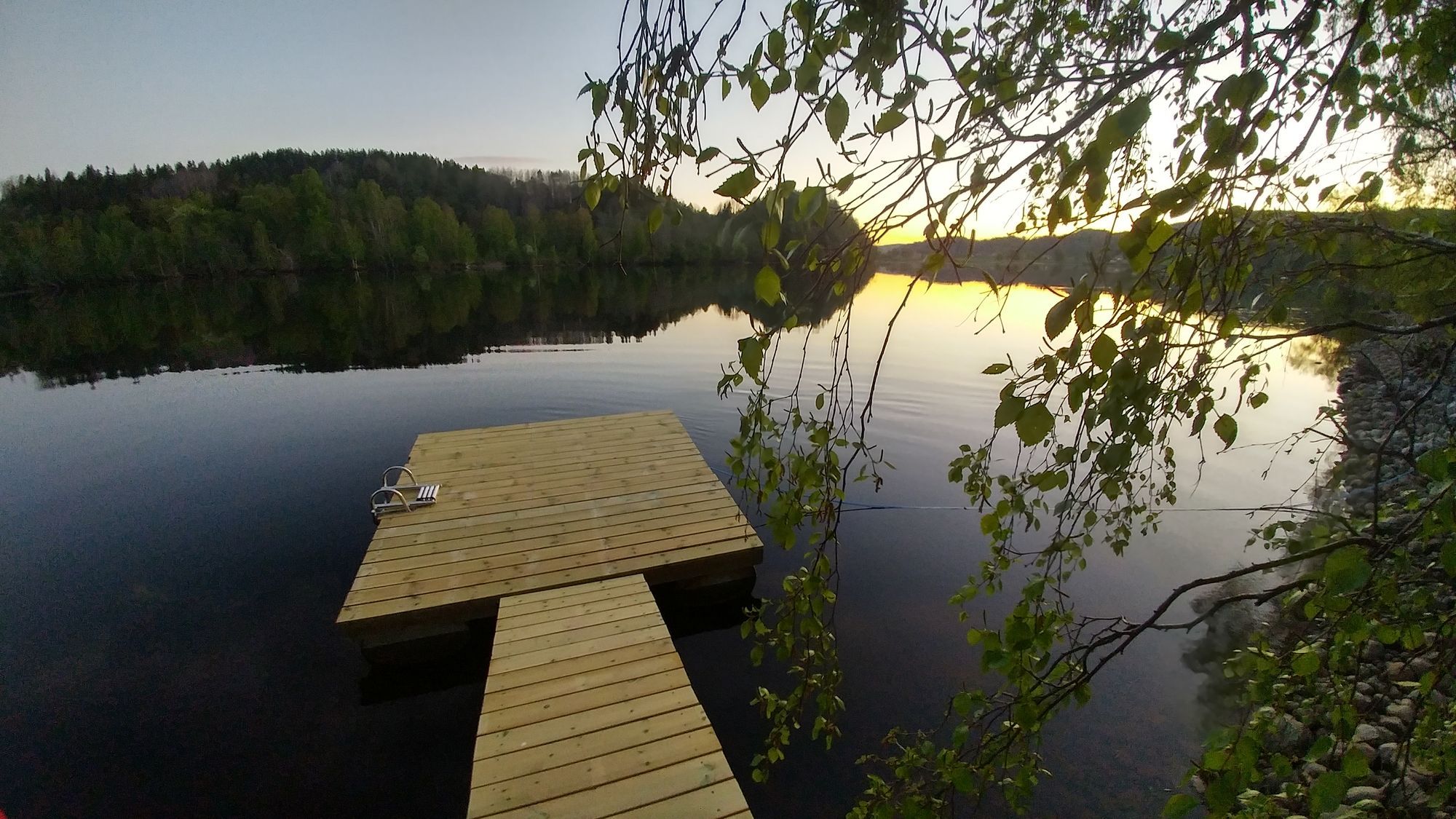 Hus vid Ångermanälvens strand – bild 12 av 14