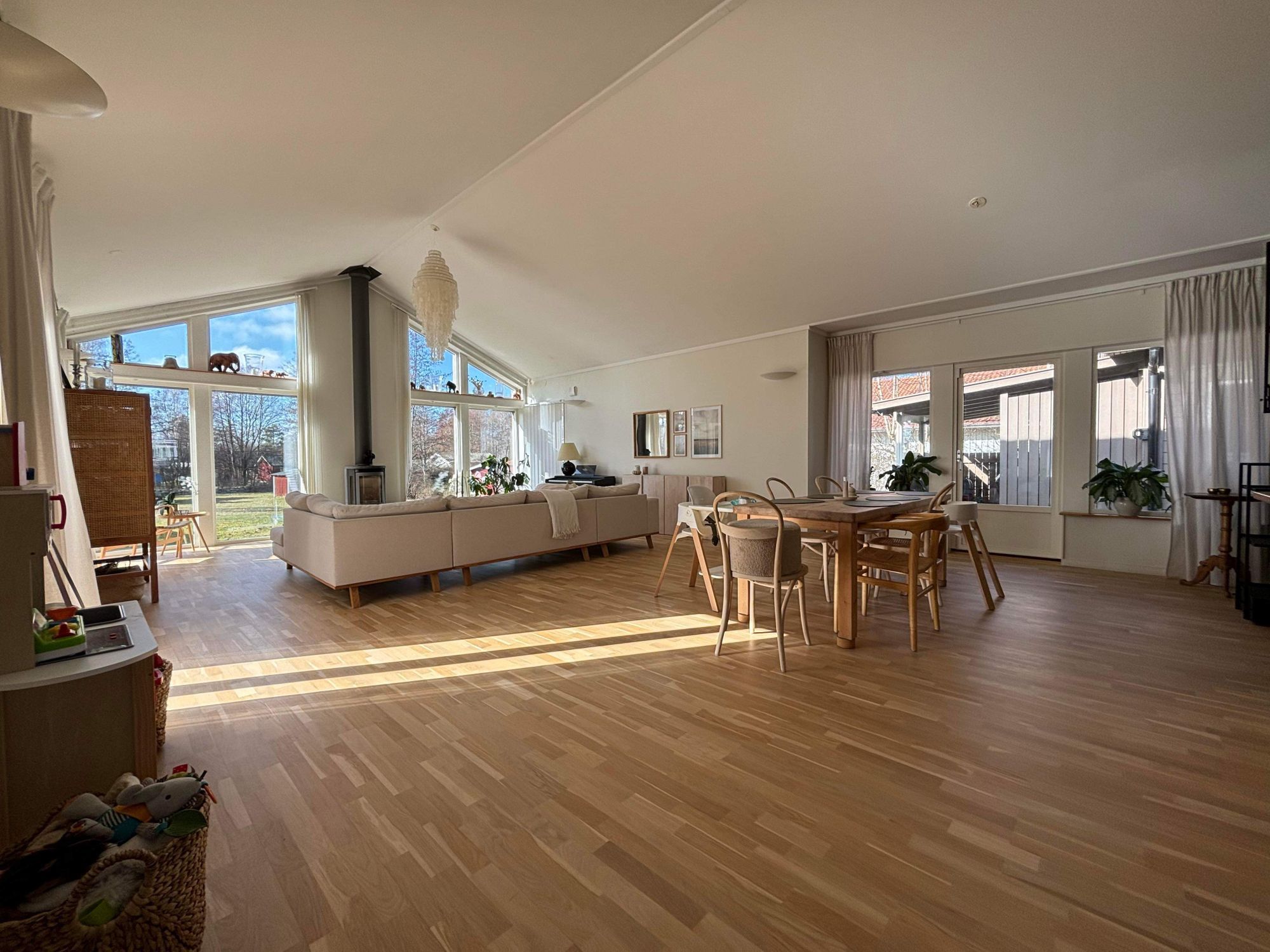 Sommarparadis med pool nära havet och centrum! – bild 3 av 14