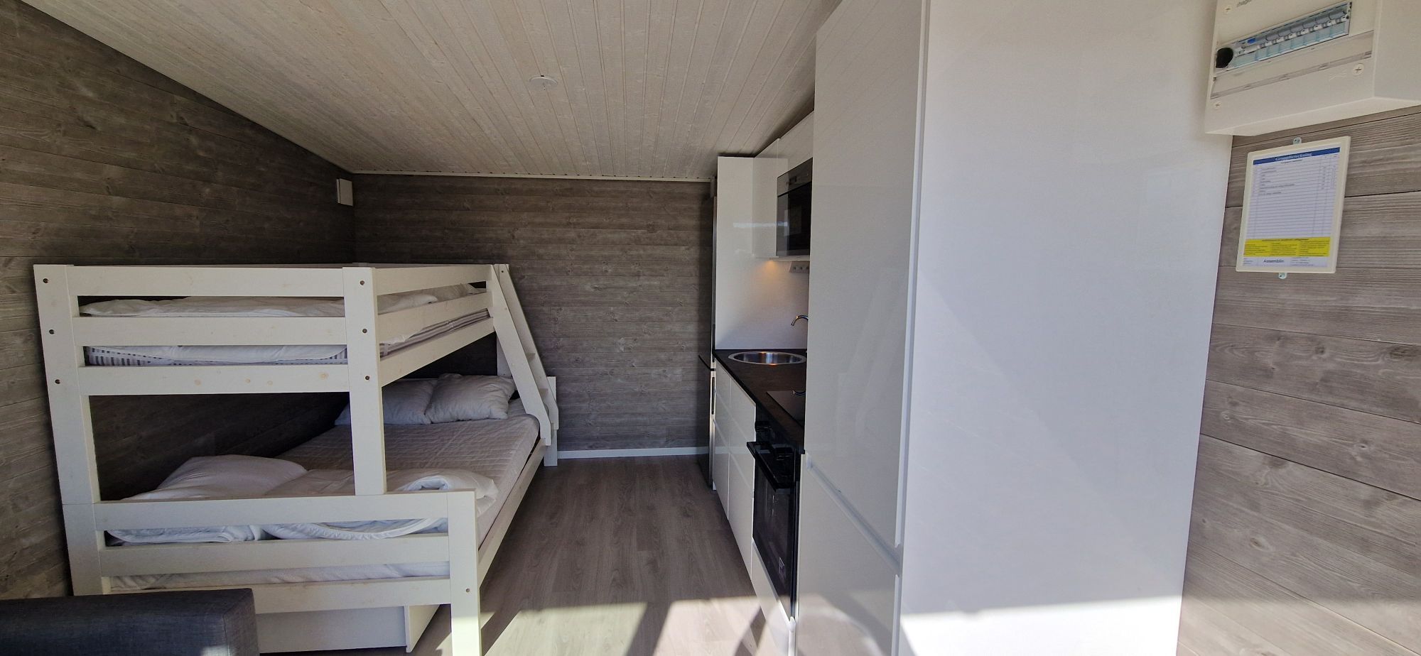 Strandnära nybyggd badstuga med fantastiskt läge – bild 8 av 8