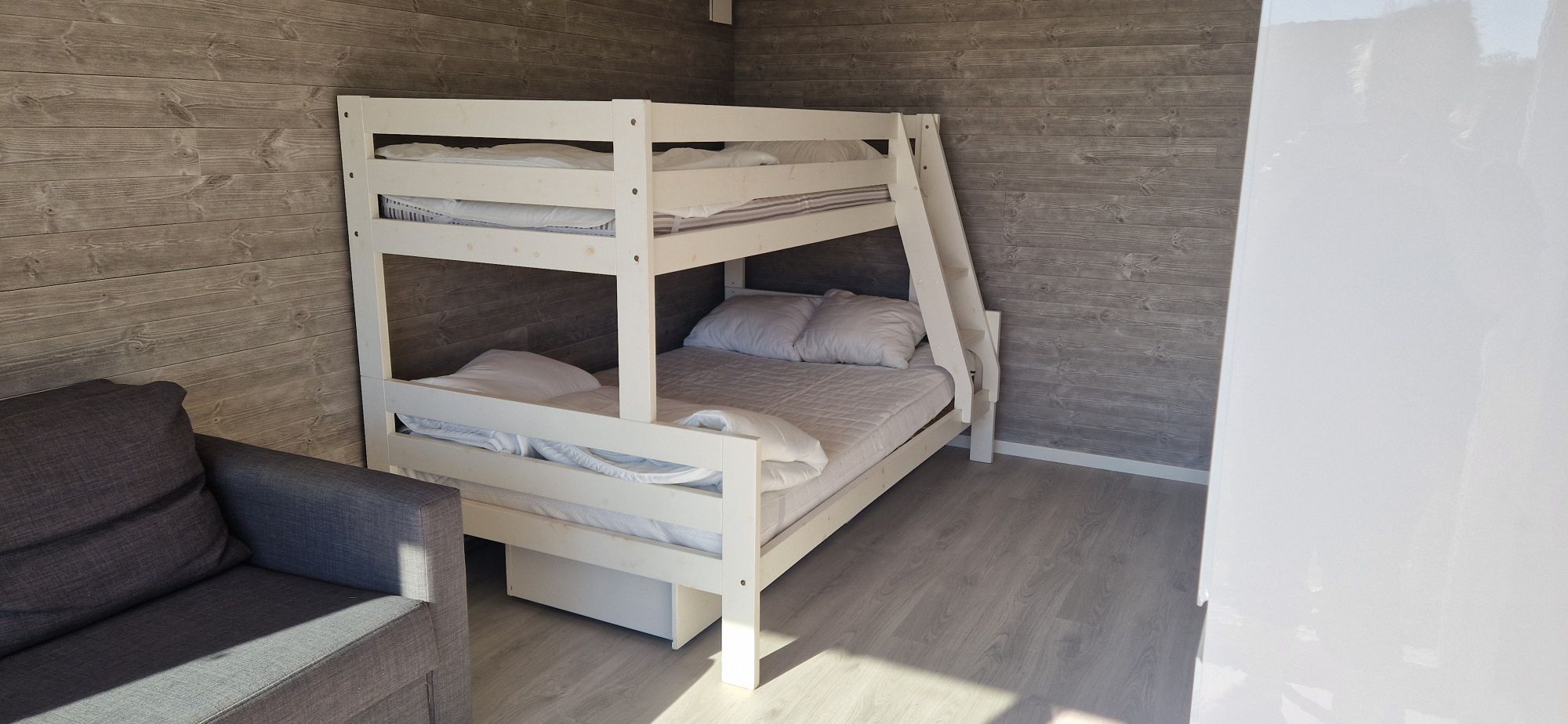 Strandnära nybyggd badstuga med fantastiskt läge – bild 6 av 8