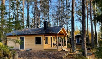 Stuga med högt läge vid Kvissleströmmen