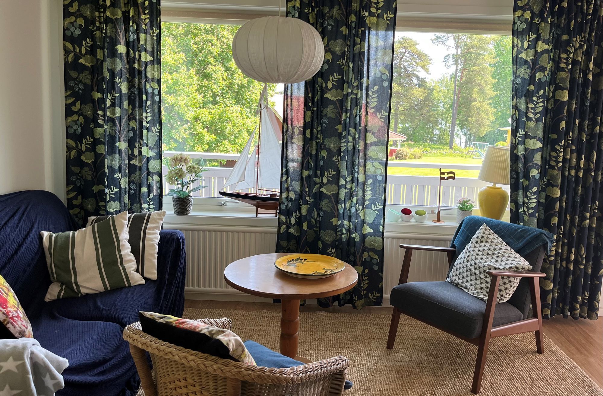 Lantlig idyll vid havet – stuga med bastu på Orust – bild 5 av 13