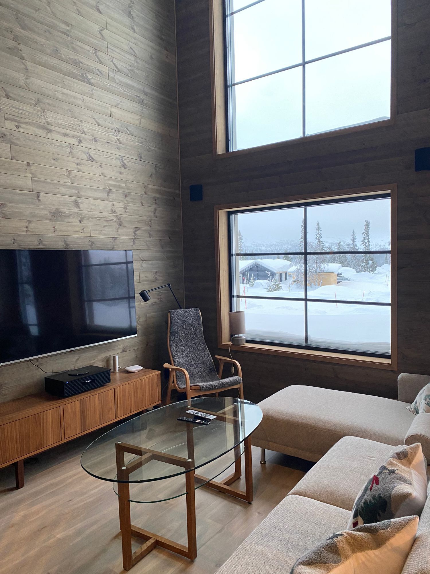 Modern och välutrustad stuga i härliga Bydalen – bild 3 av 22