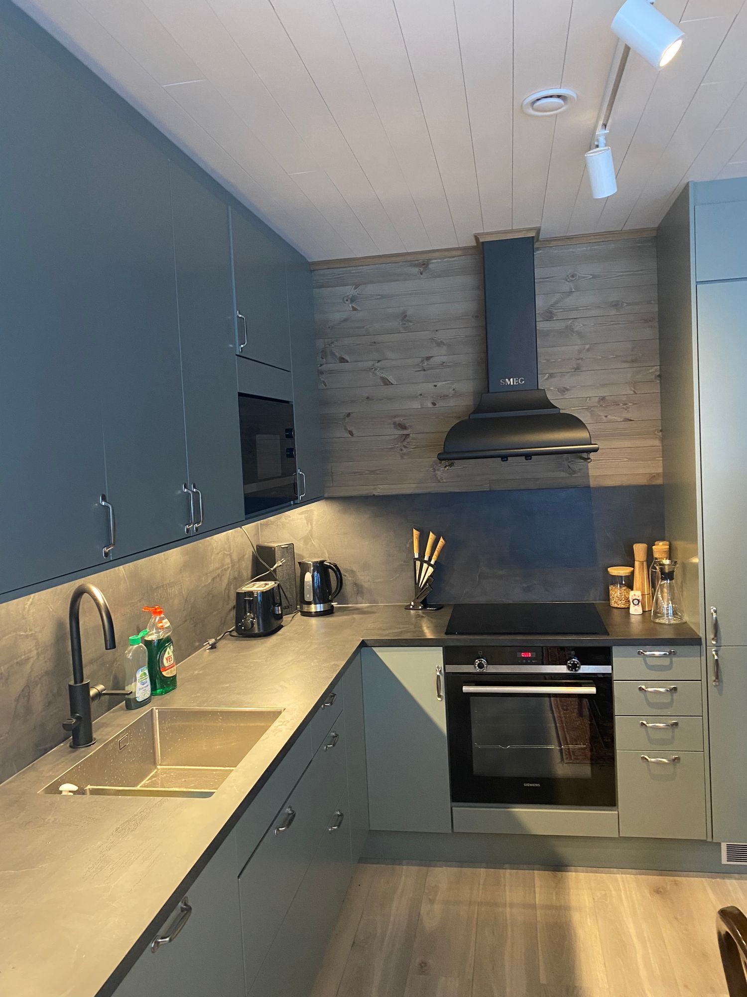 Modern och välutrustad stuga i härliga Bydalen – bild 2 av 22