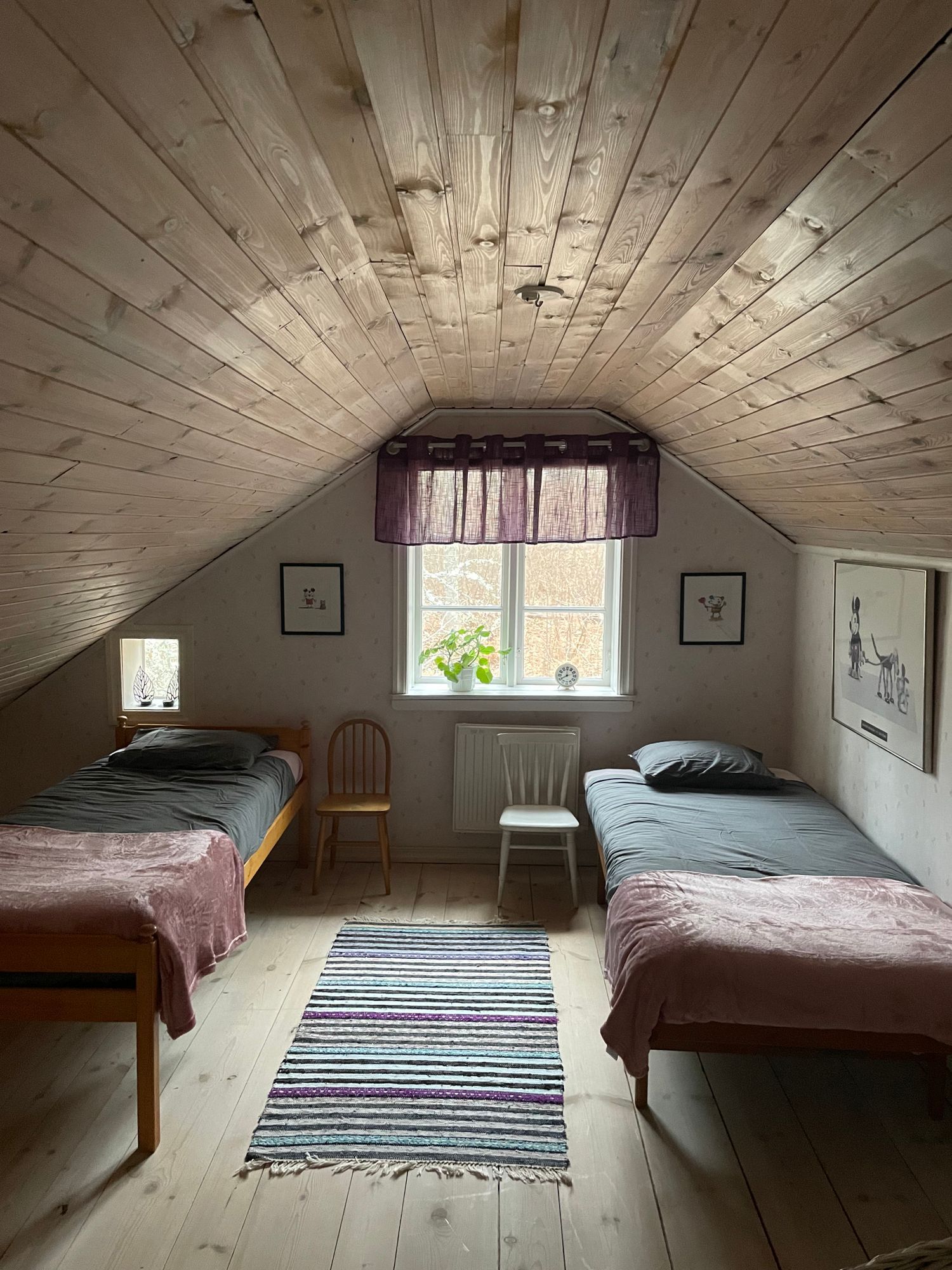 Mysig stuga i vackra omgivningar – bild 7 av 14