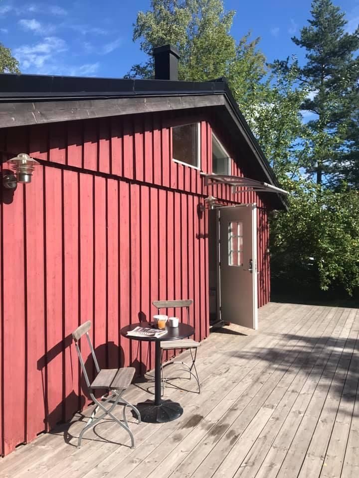 Modernt fritidshus i Roslagen för 1-2 familjer – bild 11 av 14