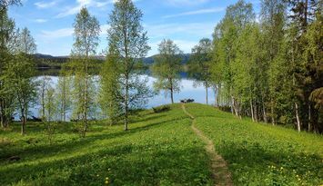 Fjällnära med enskilt läge och sjöutsikt