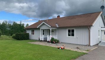 Underbart boende i Ockelbo nära Wij Trädgårdar!