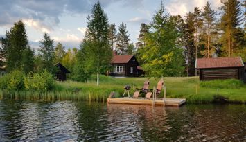 Idylliskt sommarhus vid Vanån i Venjan Dalarna