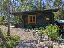 Stuga med tillgång till bastustuga & växthus