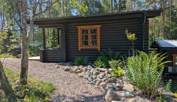 Stuga med tillgång till bastustuga & växthus