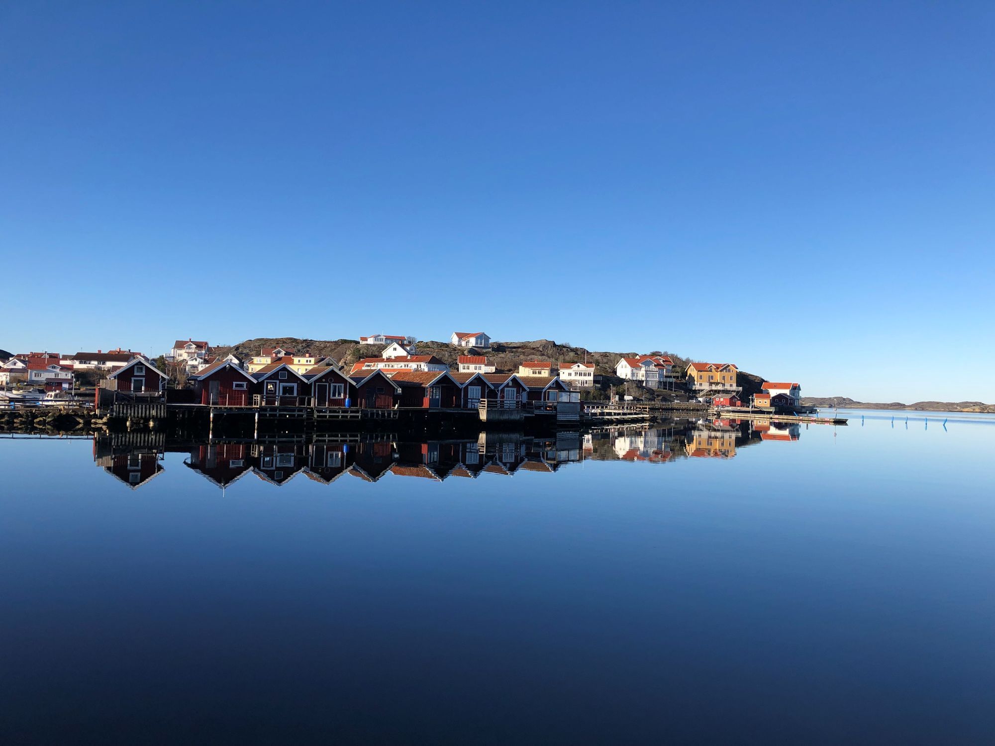 Mysig sommarstuga vid Ellös – bild 16 av 19