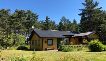 Sommarstuga på stor privat tomt