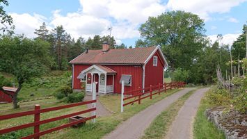 Fira våren här -Året runt i härlig natur.