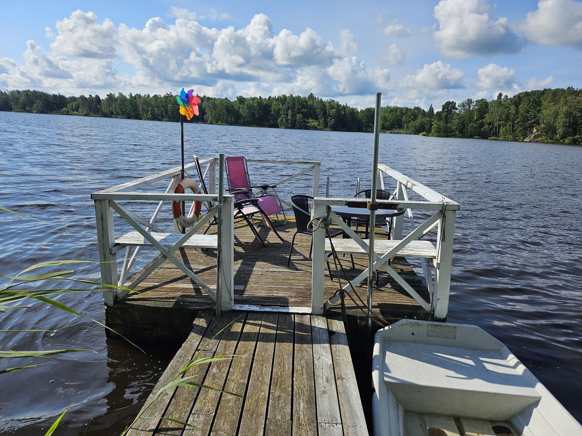 Hus i Sörmland vid sjö med egen brygga och bastu – bild 8 av 24