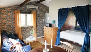 Mysig stuga nära Slussen