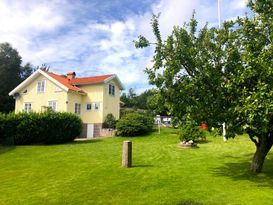 Stort hus nära havet