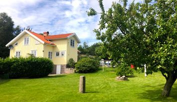 Stort hus nära havet
