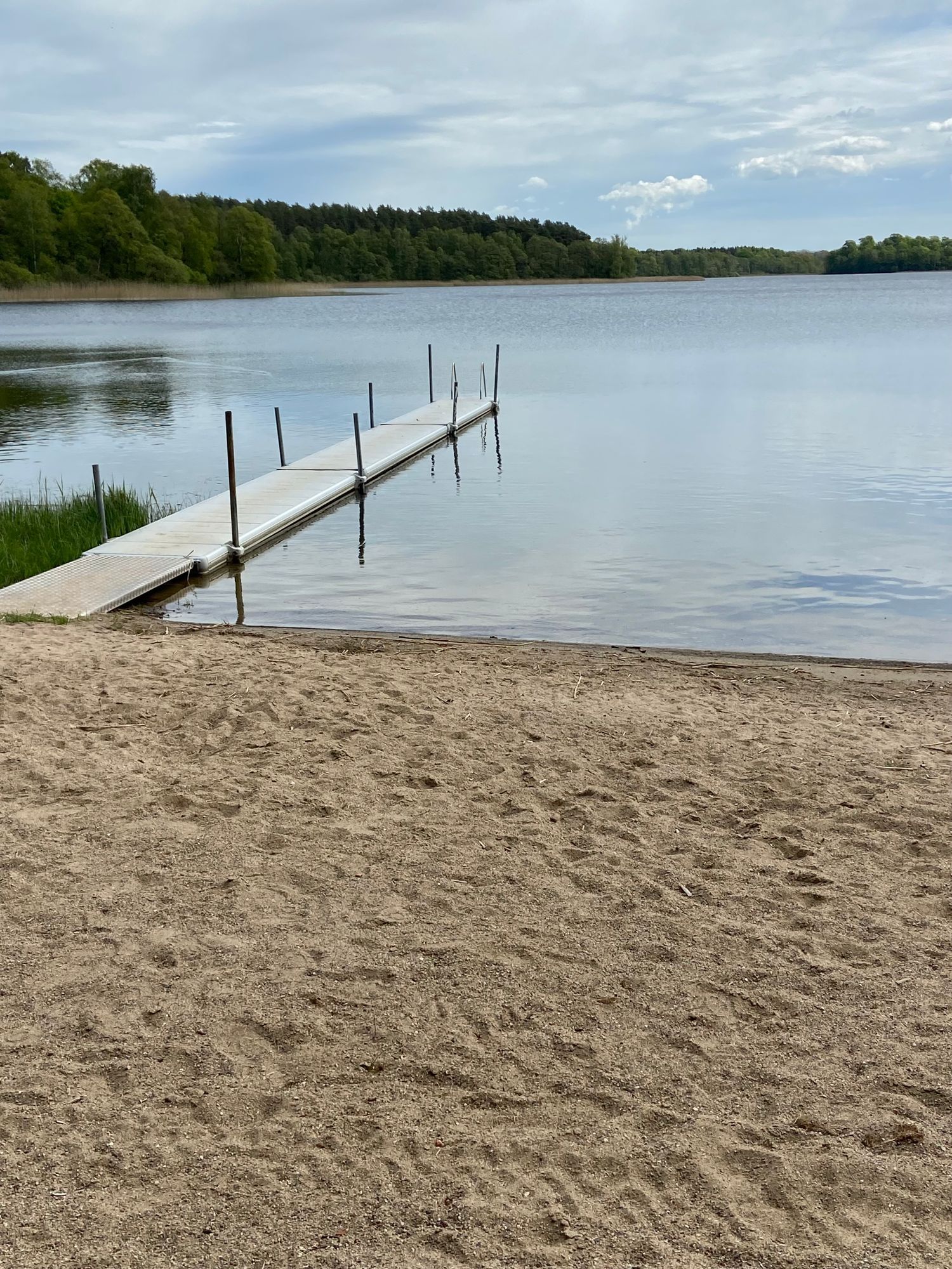 Sjönära boende mitt i skogen – bild 22 av 24