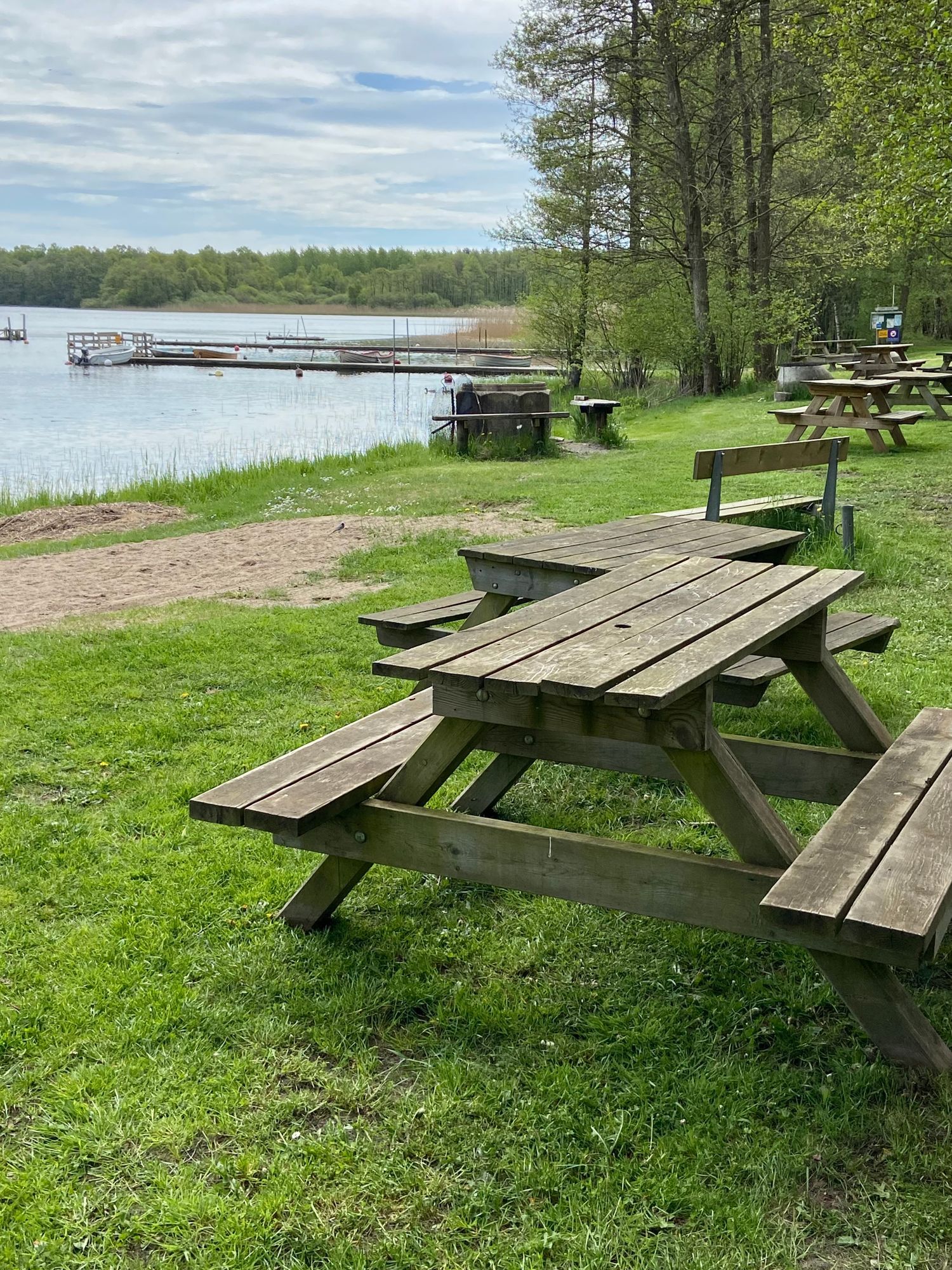 Sjönära boende mitt i skogen – bild 19 av 24