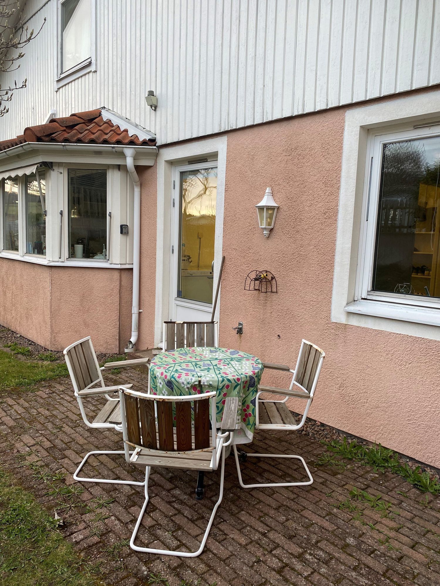 UTHYRES CENTRALT BÅSTAD