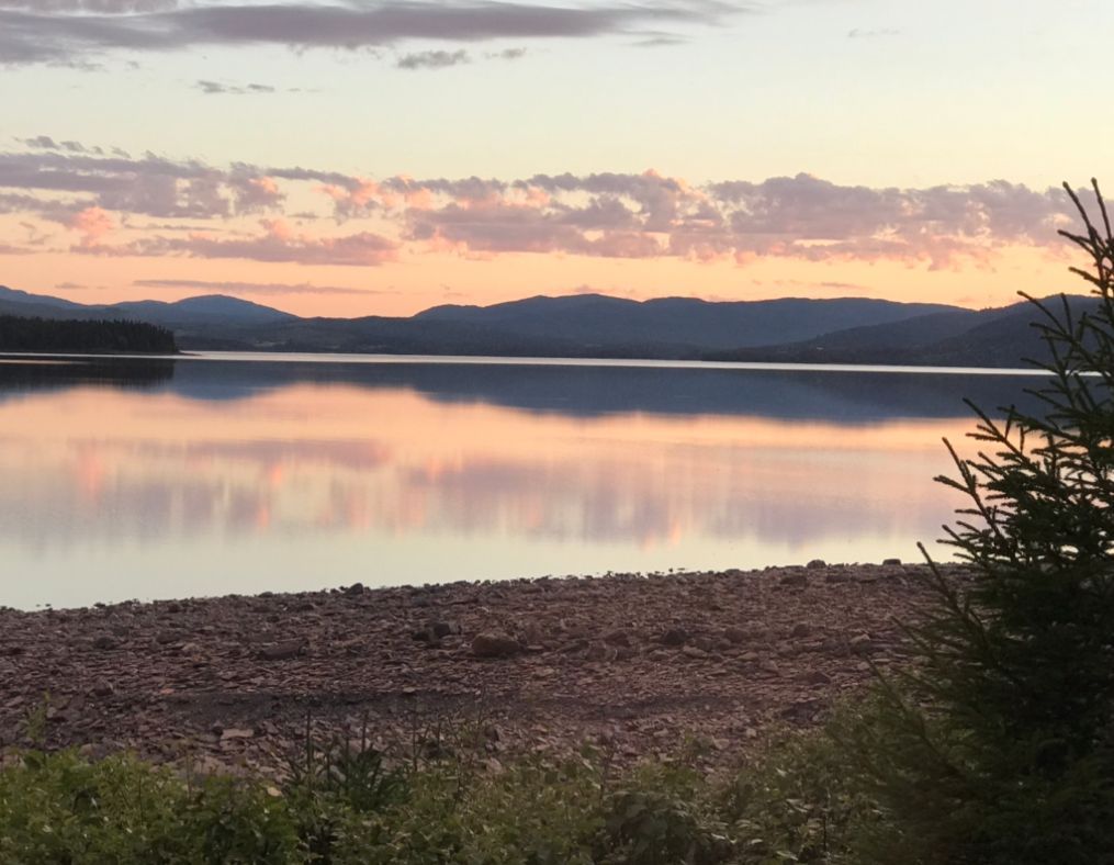 Stuga i nära fjällmiljö/ strandnära – bild 7 av 7