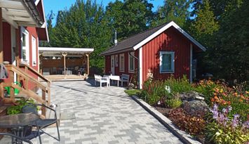 Litet gästhus vid Mälaren