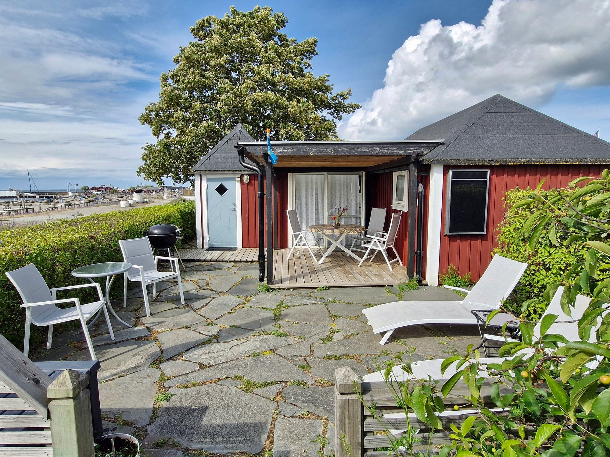 Första parkett; 50 m till badstrand – bild 4 av 24