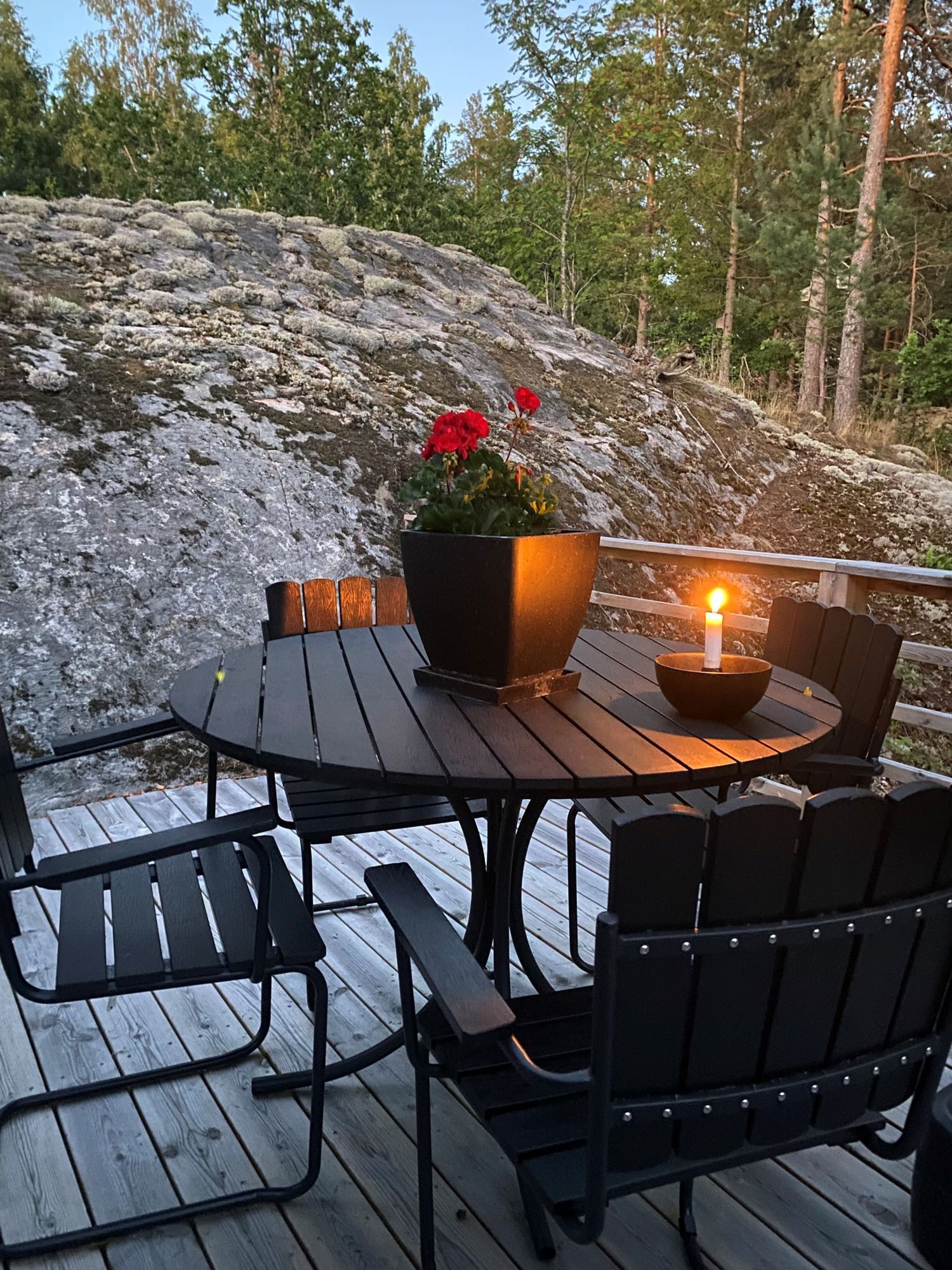 Modernt fritidshus i magisk ytterskärgård – bild 10 av 24