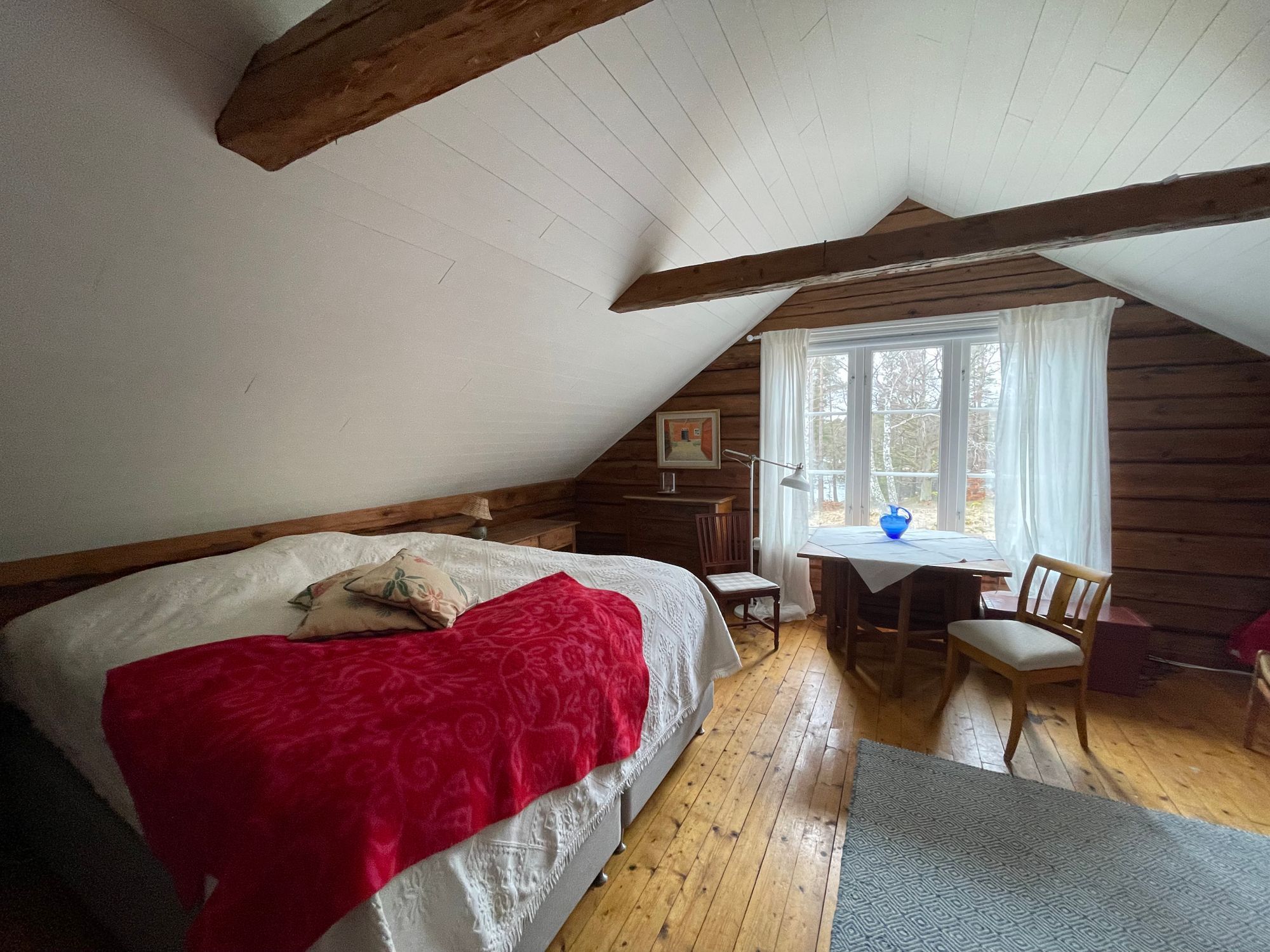 Hus vid sjö och egna bryggor – bild 9 av 11