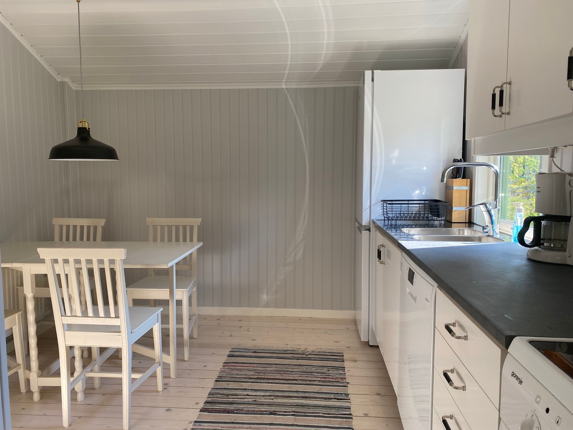 Fint och fräscht fritidshus i Kovik nära havet – bild 4 av 21