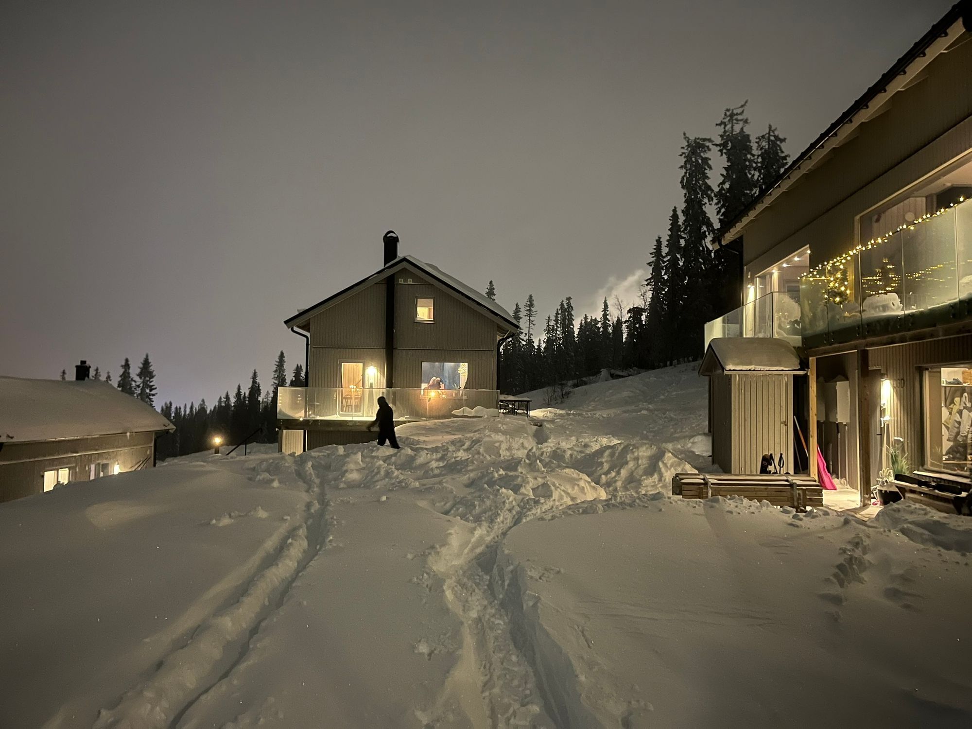 Nybyggt med perfekt ski-in ski-out i Lindvallen – bild 21 av 24